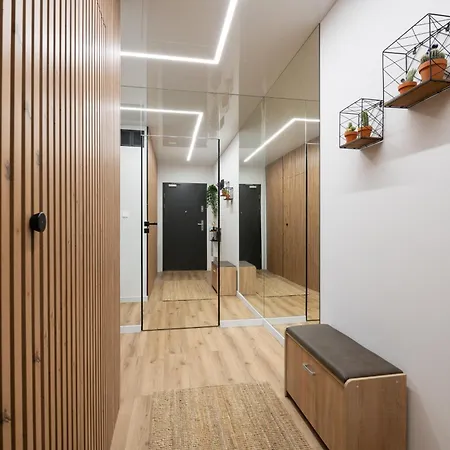 Apartman La Catedral - Zen Garden With Private Sauna & Jacuzzi, Old Town Gdańsk