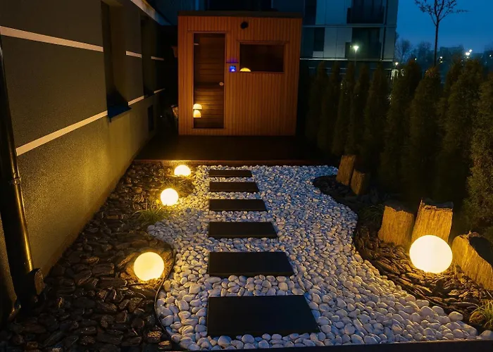 La Catedral - Zen Garden With Private Sauna & Jacuzzi, Old Town Apartman