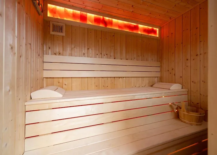 La Catedral - Zen Garden With Private Sauna & Jacuzzi, Old Town *